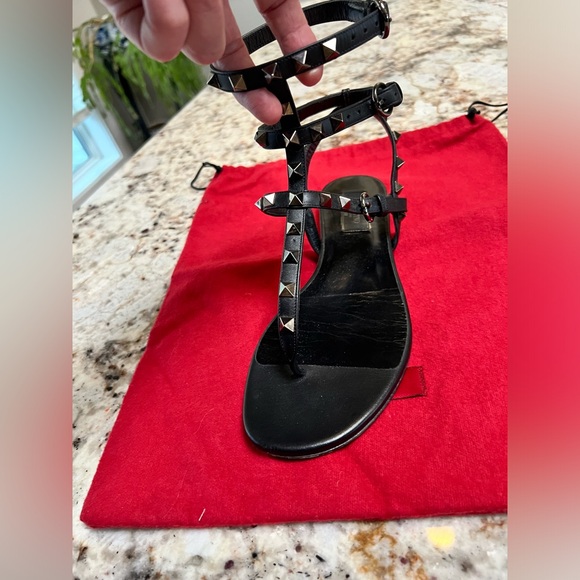 Valentino Garavani Rockstud calfskin leather sandal with Platinum-finish studs - Picture 6 of 14